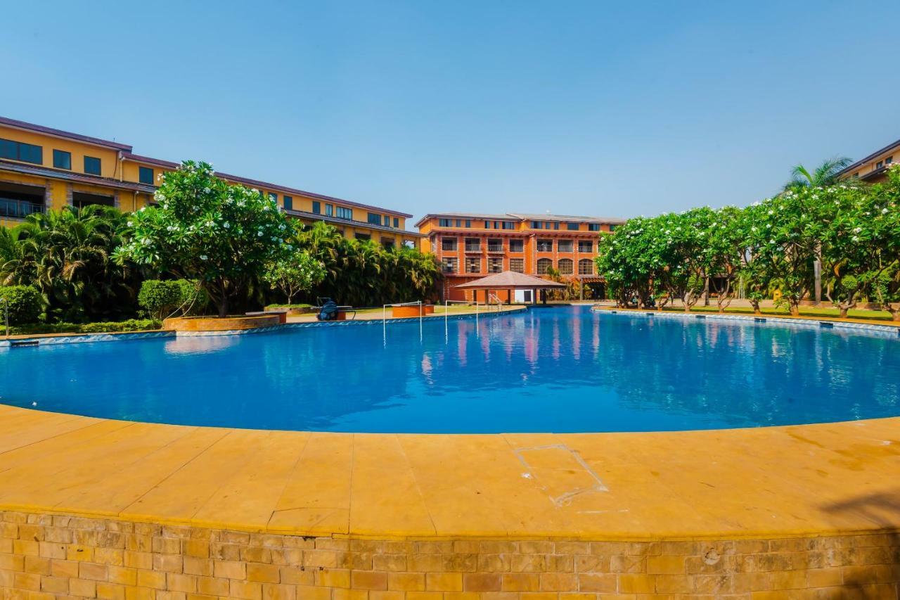 Capital O 35403 Discover Resorts Нерал Экстерьер фото